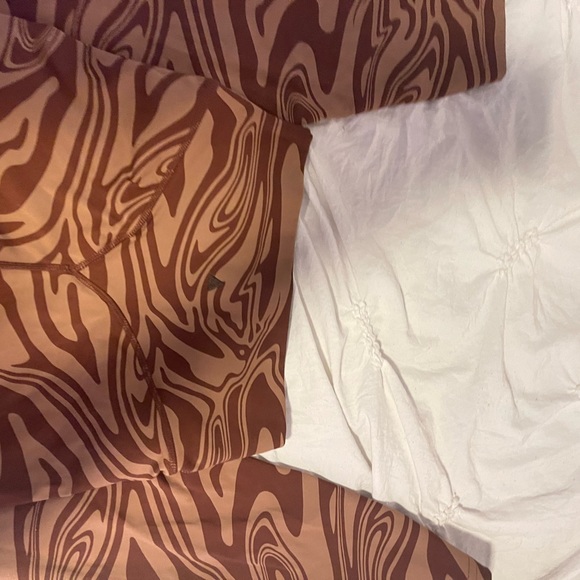 Balance Athletica Cloud Legging - Picture 3 of 3